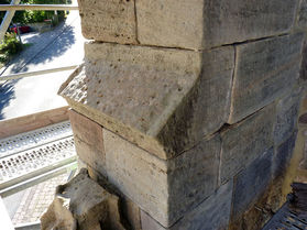 Arbeiten an der Südfassade (Foto: Karl-Franz Thiede)